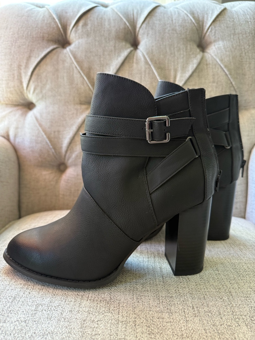 ShoeDazzle JAEZEL Black Buckle Ankle Boots Size 11 Block Heel